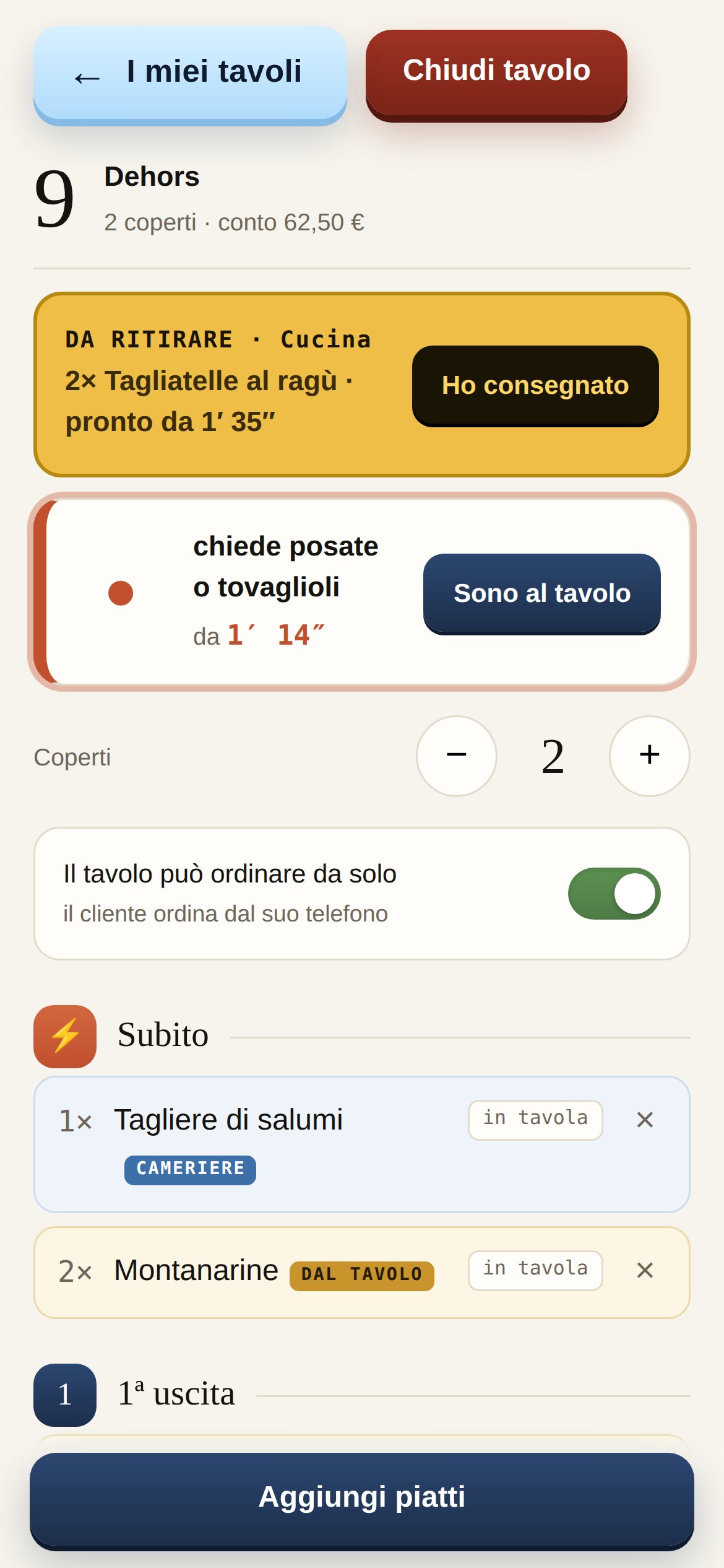 La scheda di un tavolo nell'app del cameriere: coperti, conto, uscite e la richiesta arrivata dal tavolo